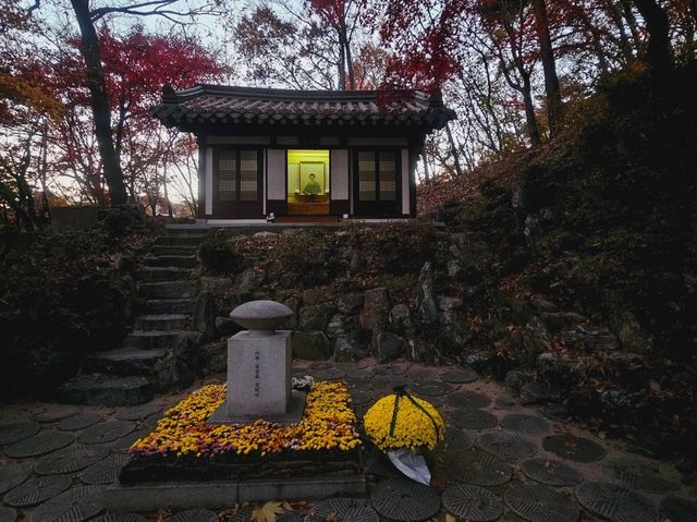 The magnificient autumn foliage at Gilsangsa