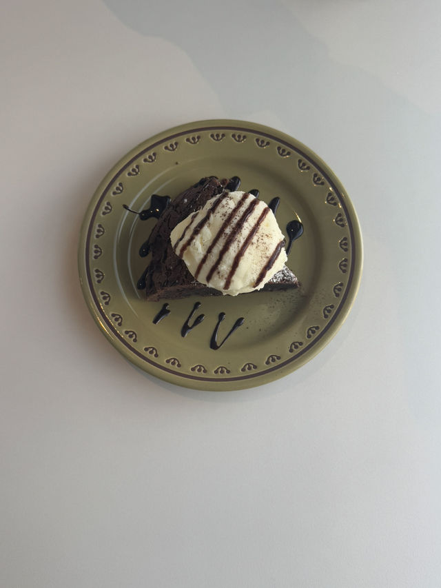 브라우니가 맛있는 감성카페!