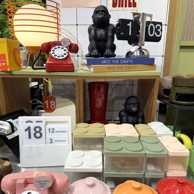 Solo Shopping Bliss at U.JU Malaysia