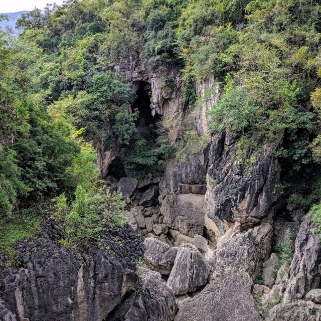 七彩奪目的喀斯特溶岩地貌溶洞：天星洞