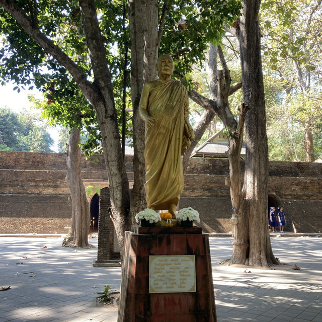 ‘วัดอุโมงค์’ วัดบรรยากาศดี เที่ยวแล้วสบายใจ