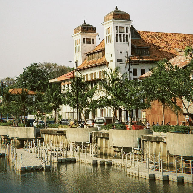 Batavia Harbour: Where History Sails