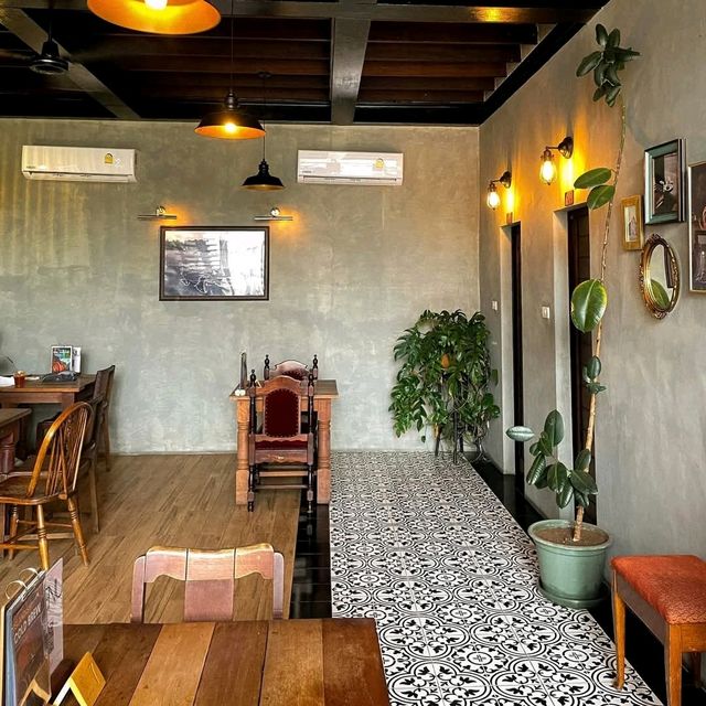 Islandish cafe 