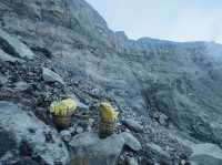 印尼火山探險｜見證硫磺工人的艱辛勞動，當觀光改變了純粹的人情味