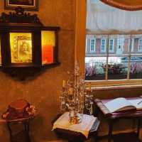See the Sherlock Holmes 福爾摩斯博物館