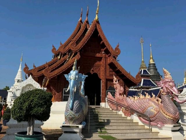 清邁藍廟 Wat Ban Den，從山中小廟變身為清邁最大的寺廟群