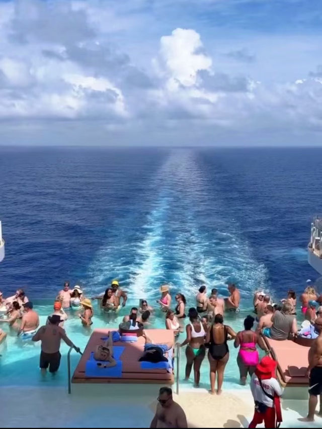 🚢🌊 Ultimate Cruise Experience on Icon of the Seas – The World’s Largest Cruise Ship! 🏝️✨ 