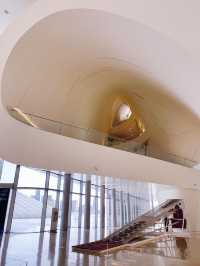 Baku’s Iconic Museum: A Journey Through the Heydar Aliyev Center