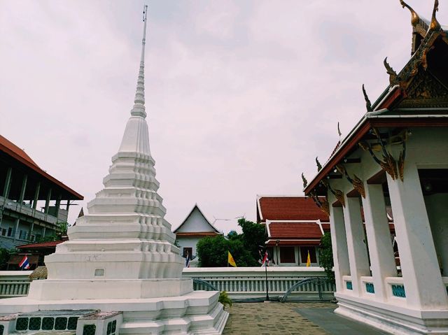 泰國曼谷湄南河畔著名古跡寺廟景點：Wat Suwannaram Ratchaworawihan，氣勢恢宏寺廟建築，十六世紀精美壁畫，適合打卡拍照📸冥想