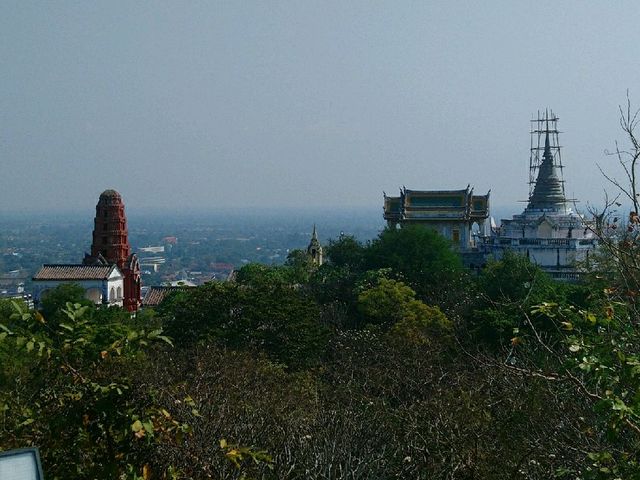 ขึ้นรถราง..ชมเขาวังเมืองเพชร