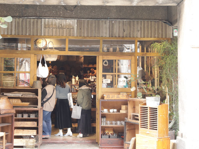 浮光書店 | 隱藏在70年老宅的文青秘境秘境書店 