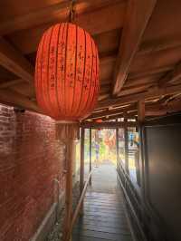 台中｜百年獄官宿舍變身漫畫時光隧道 九重葛怒放輝映日式建築群