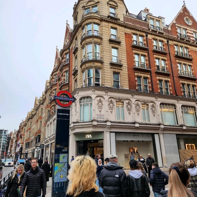 🏛️ 英國Harrods百貨：奢華與異國風情的完美融合