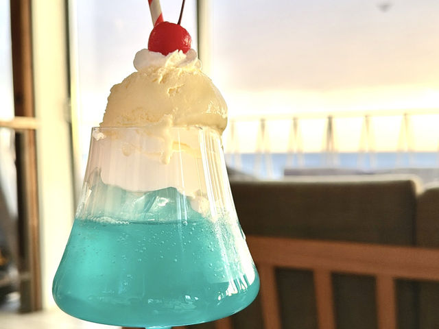 【江ノ島🇯🇵】富士山クリームソーダ🗻が楽しめるCafeへ✨