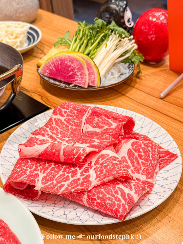 ☞ A4黑毛和牛鍋物二人前！高質和牛+雙湯底超滿足！