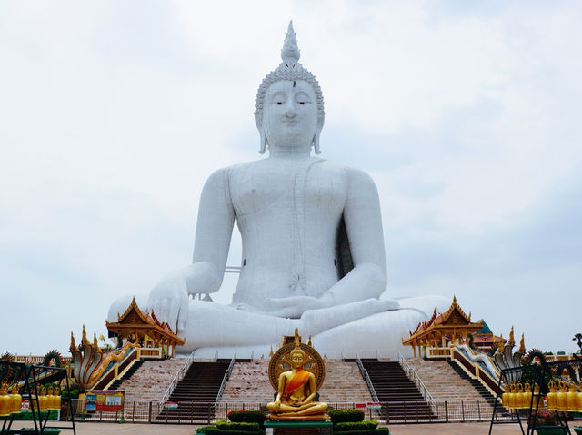 วัดม่วง อ่างทอง