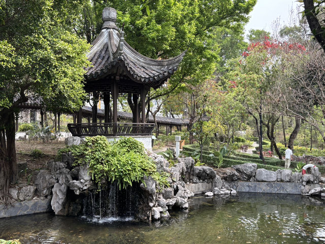 アジアの巨大スラムだった九龍城跡にある九龍塞城公園