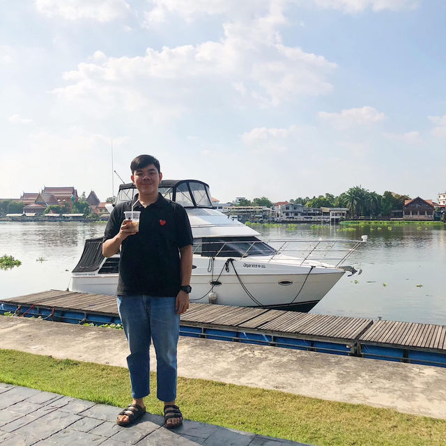 เที่ยวคาเฟ่สุดชิวติดแม่น้ำเจ้าพระยา 🛥️