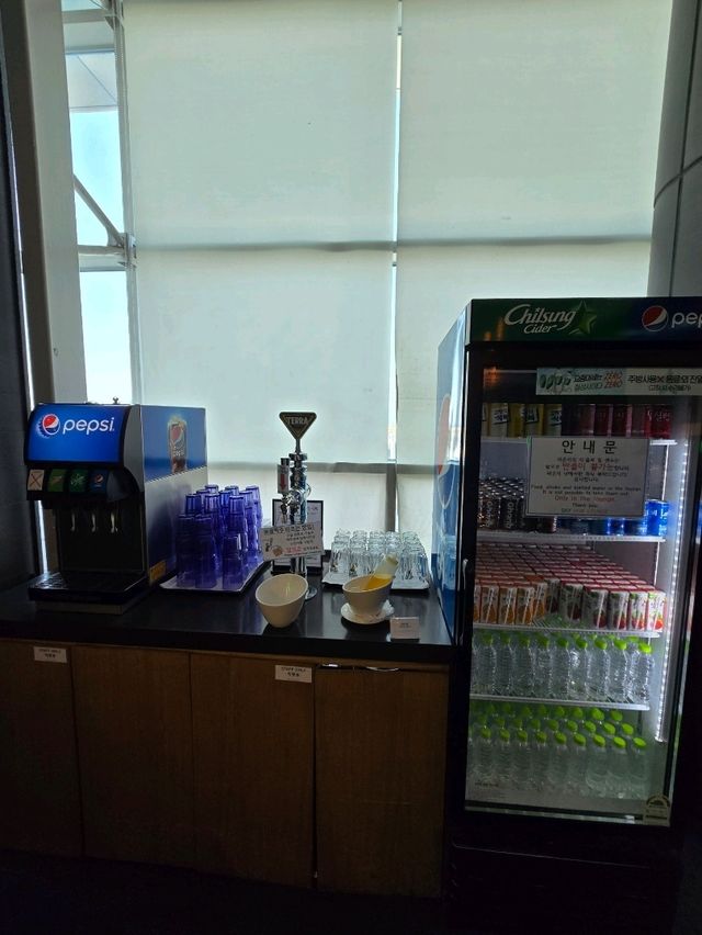✨ 釜山機場 Sky Hub Lounge 貴賓室體驗！Trip.com 鑽石會員免費享用！🛫