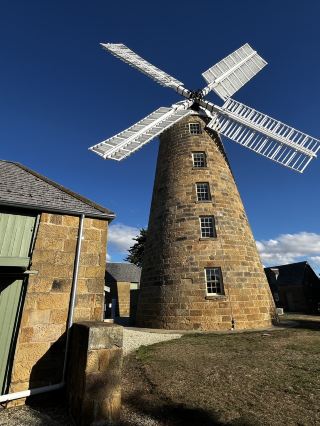 Explore the scenic historic town - Oathlands