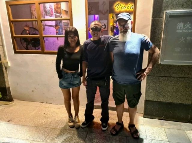Vivian’s Bar: A Cozy Retreat in Huizhou Xiaojin Bay