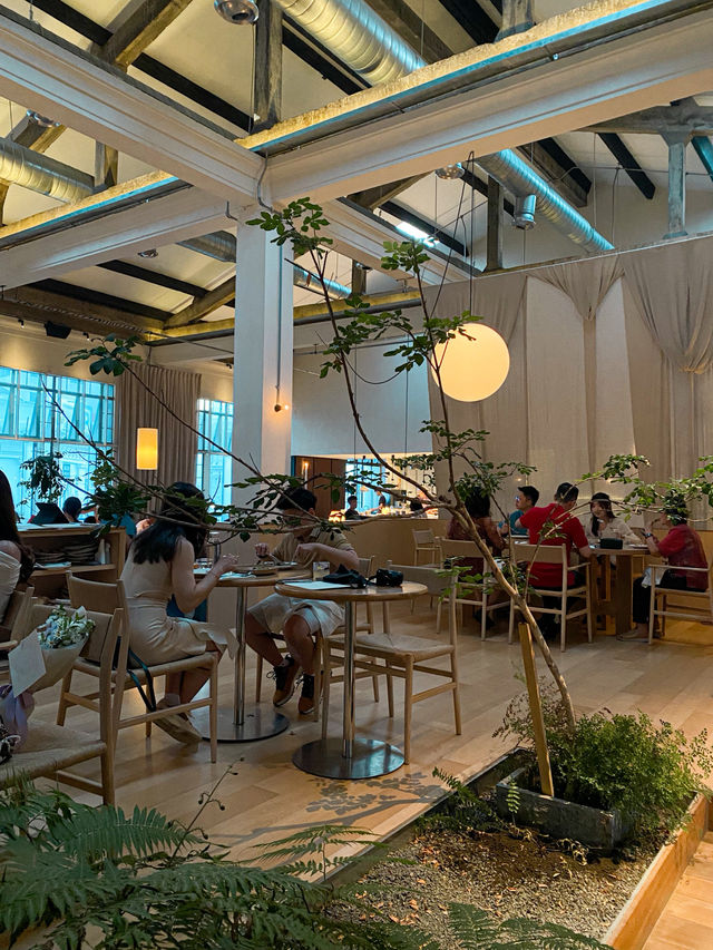 Romantic dinner at Peninsula House
