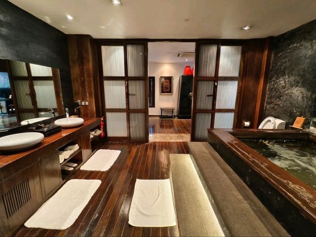 “Tropical Soul in the City: Villa Samaldi’s Secret Garden Retreat”