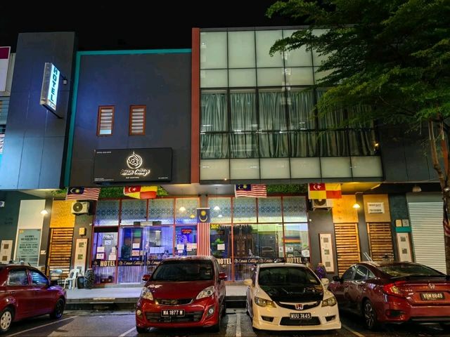 “Transit Haven Near KLIA: Eman Cottage Kip Sentral”