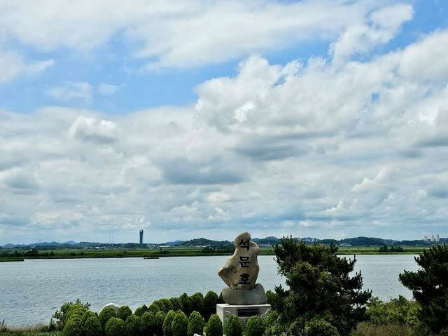 The Seokmun Seawall
