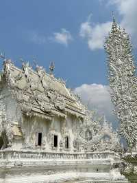 ศิลปะ ความศรัทธา และความฝัน ที่จับต้องได้