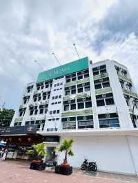 “Urban Nest: Signel Poshtel – Kota Kinabalu’s Stylish Capsule Escape”