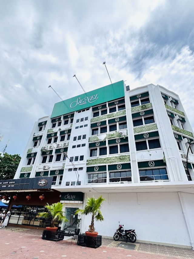 “Urban Nest: Signel Poshtel – Kota Kinabalu’s Stylish Capsule Escape”
