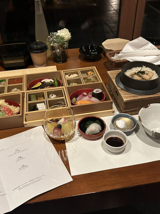 【軽井沢】秋の森で月を愛でる贅沢な時間「星のや軽井沢」
