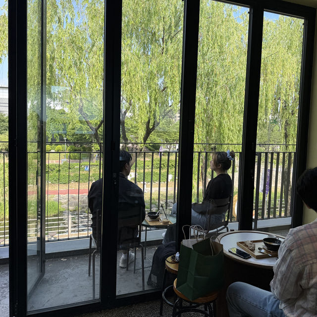 행리단길에서 행궁동 뷰가 제일 예쁜 카페☕️