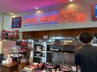 【ステーキハウス88Jr. 真嘉比店】  沖縄で手軽にがっつりステーキを！観光の合間に寄りたいカジュアルステーキ店🍖