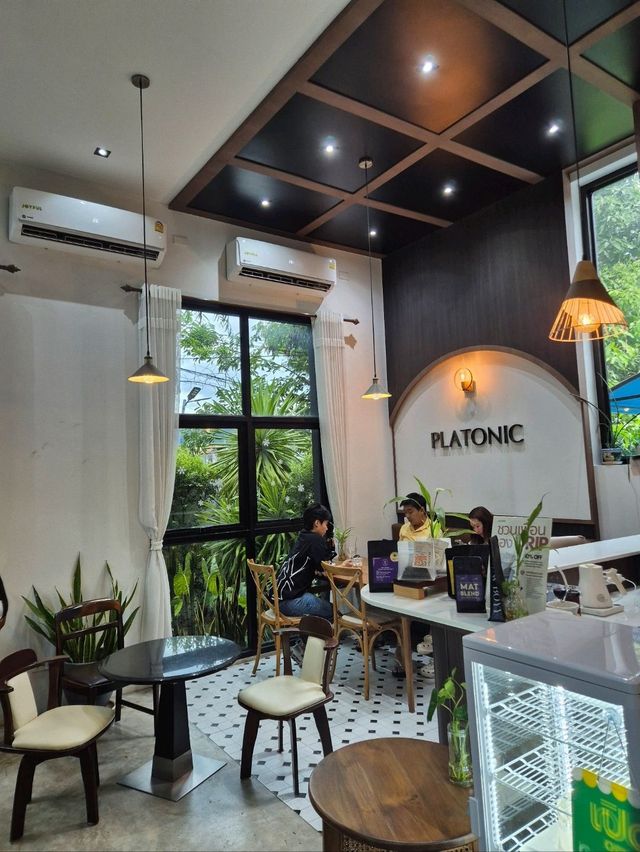 PLATONIC coffee & treats @ Hatyai