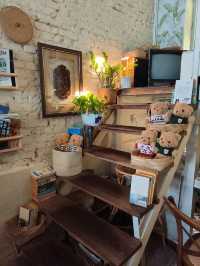 Chamomile, Typewriters & Teddy Bears—What a Café!