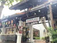 แหล่งรวมของกินร้านดังที่ “จริงใจวิลเลจ”   