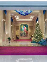 🇮🇩💫 Luxury with a Splash of Art: Discover Raffles Jakarta! 🖼️🌺