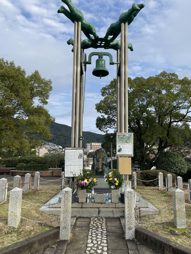 淚雨長崎市：歷史的沉思