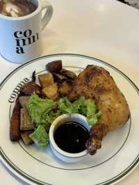 Comma Bakes, Retro Charm Meets Sweet Indulgence in Desaru