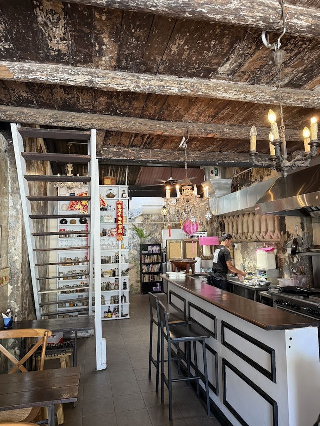 Limau Limau Cafe Melaka, Vintage Vibes and Wholesome Bites