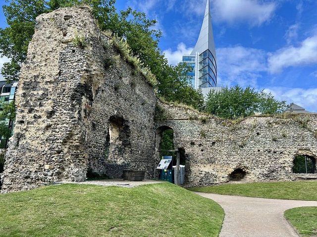 A Quiet Walk Through Reading Abbey Ruins