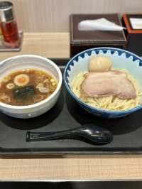 【東京・羽田空港】旅の始まりに味わう、昭和の名残と安心感「羽田大勝軒」