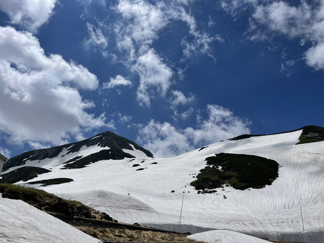 日本北陸｜立山黑部｜夏天也能走進雪白世界｜穿越雪牆與雲端的絕景之旅