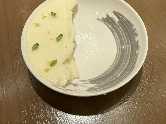 充滿驚喜嘅餐廳，仲有可以望晒香港最靚嘅景色