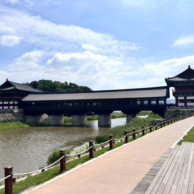 경주여행 | 빛으로 깨어난 천년의 다리, 경주 월정교 여행기