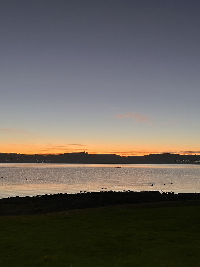 ☁️ Slow Travel in Taupō: Brunch, Waterfalls & a Golden Glow 🌿🌞