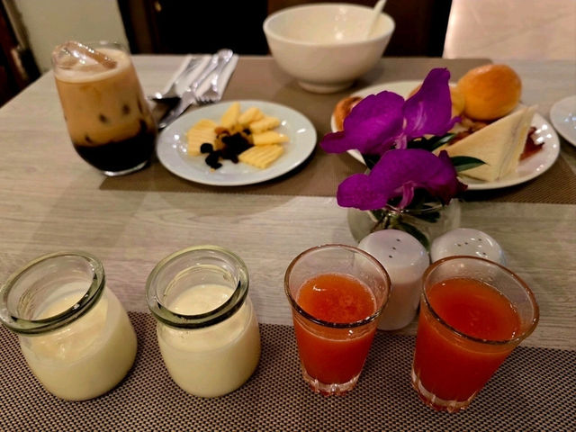 รับความสดชื่นของวันใหม่กับ Movenpick Suriwongse