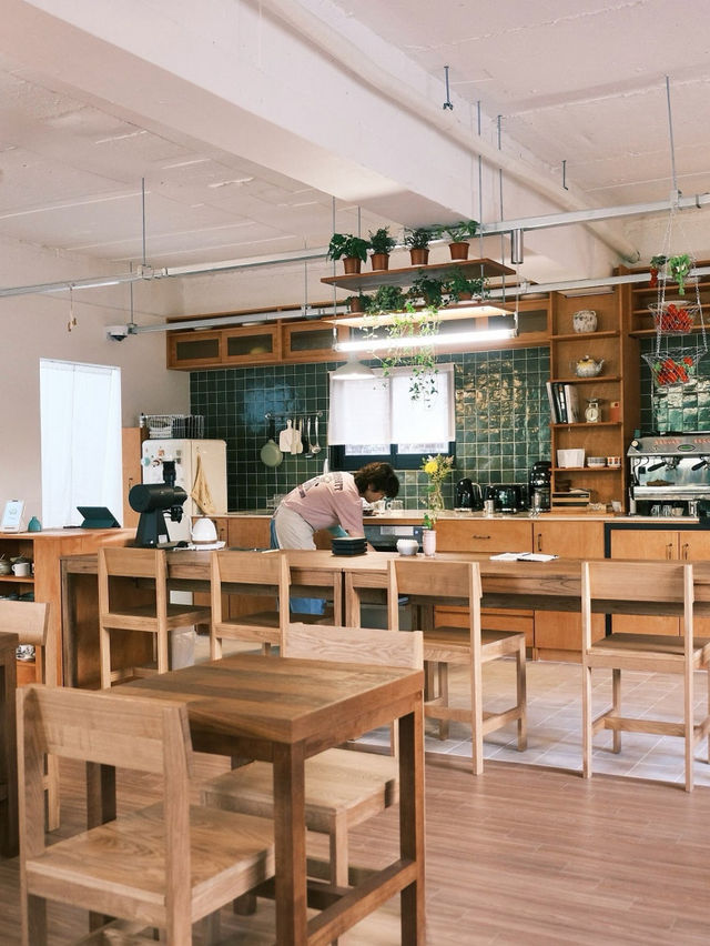 ☕️서울 연희동 카페🩵우드코티지